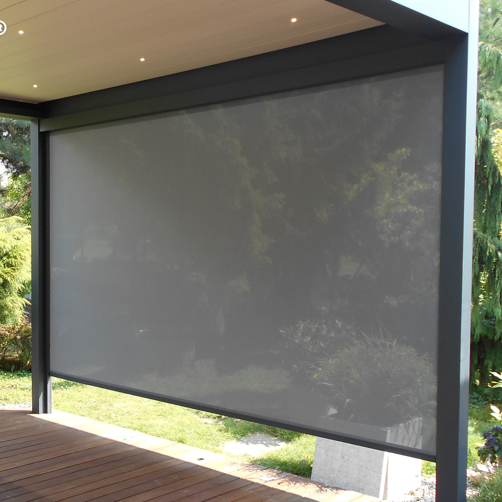 BRISA 4M X 3M LUXURY FREE STANDING MOTORISED PERGOLA WITH AUTO BLINDS INCLUDING DELIVERY & INSTALLATION